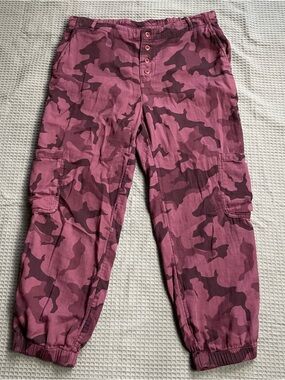 Sundance Grandview Camo Jogger Pants Small Petite SP/PS Burgundy Berry